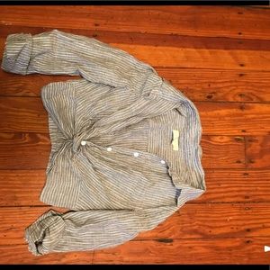 Grey twist front cropped blouse.